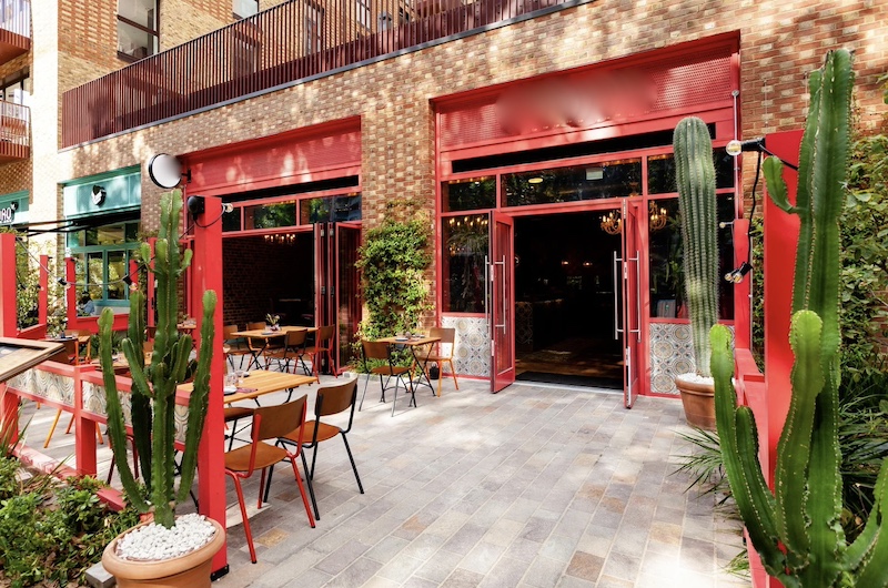 Elephant_Castle_late_licensed_restaurant_bar_for_sale_mkr_property